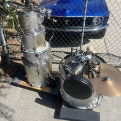 Accent Ludwig Drum Set