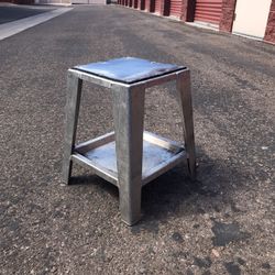 Aluminum Mechanics Stool w/ a parts/tools Tray