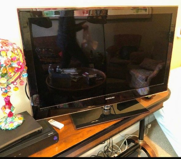 40 in Samsung TV flat $120 obo