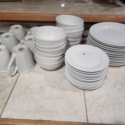 12 Piece Dinnerware Set
