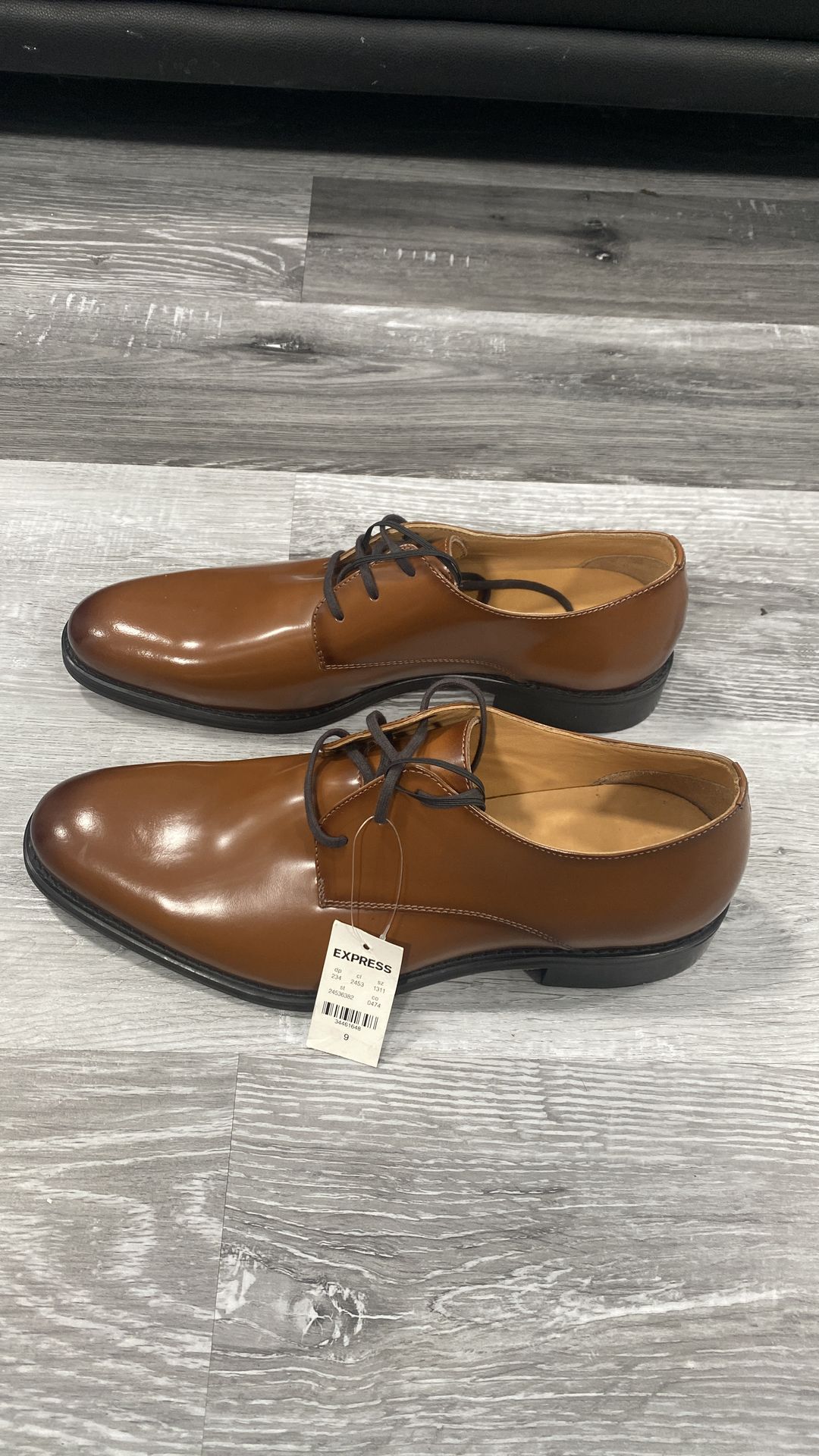 Express leather dressing shoes in brown size 9 in men