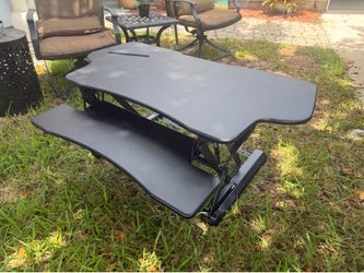 Mount-It large lift up desk
