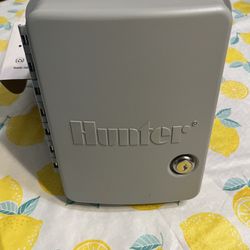 Hunter 6 Station Battery Controller And Solar Panel