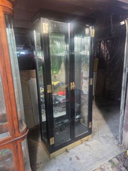 Vintage Pulaski curio cabinet