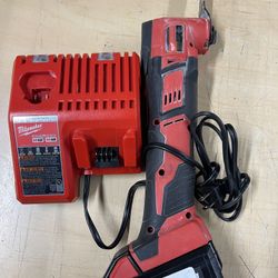 MULTITOOL, TOOLS-POWER MILWAUKEE 6.0 AH BATTERY W CHARGER 2626-20