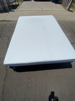 FREE DELIVERY: Queen Memory Foam Bed