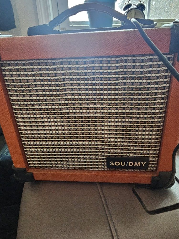 Dual-Powered Guitar Amp, Portable Electric Guitar Amplifier with 10W Speaker