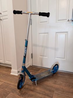 Razor Kick Scooter Blue