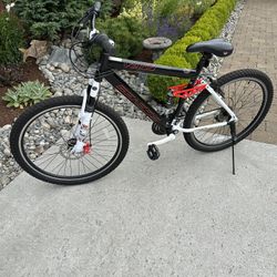 Genesis V2100 Mountain Bike