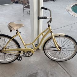 Classic Schwinn Girls Cruiser 24in Tires