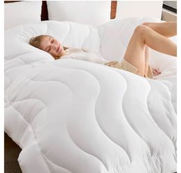 Kwikset Pismo Interior Privacy Door Knob with Lock, Door Handle For Bathroom and Bedroom, Satin Nickel Keyless Turn Lock Doorknob, with Microban Prote