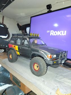 FMS fcx10  LC80 land cruiser