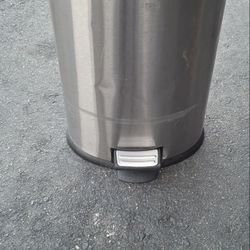 Trash Can 