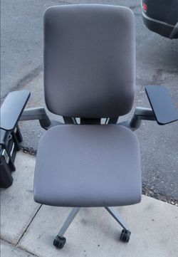 Steelcase Gesture Office Desk Gaming Chairs