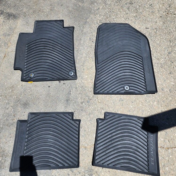 Hyundai 2018-2020 Elantra Rubber Floor Mats