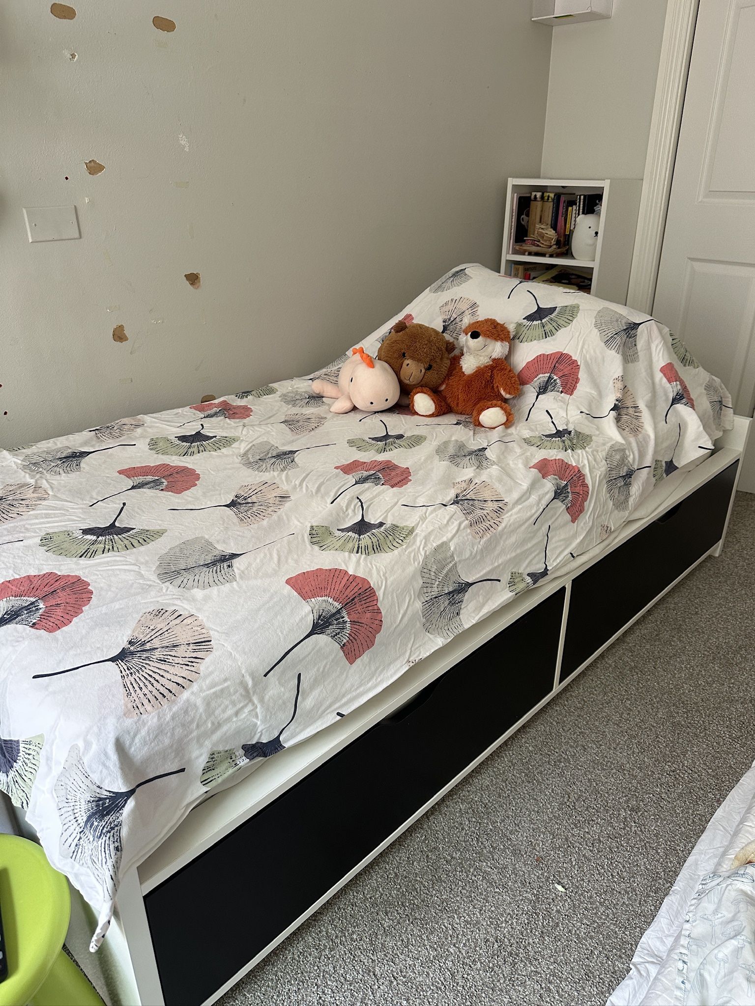 Twin Bed With Underneath Drawer’s For Storage