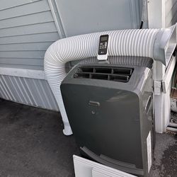 LG PORTABLE AIR CONDITIONER