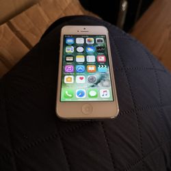 Apple iPhone 5 VERY OPEN TO OFFERS