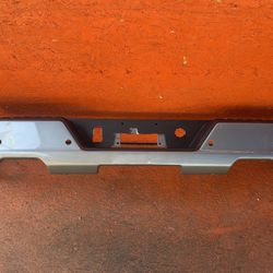 2020 2021 2022 GMC SIERRA CHEVROLET SILVERADO 1500 REAR BUMPER OEM DUEL EXHAUST