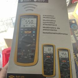 AFluke Insulation Multimeter