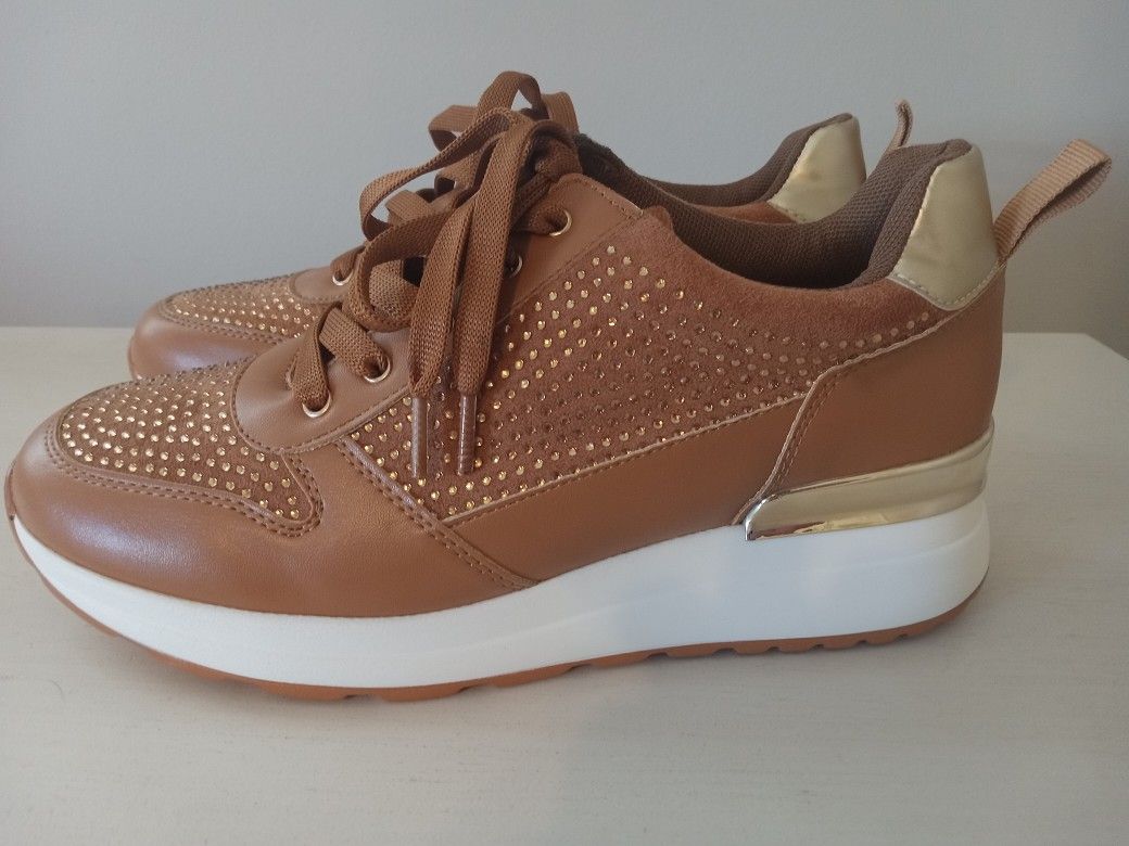 Women's Tennis Shoes
