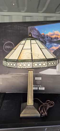 1999 Tiffany - Style Table Lamp (Cracked)