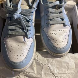 Wmns Air Jordan 1 Low Shoes