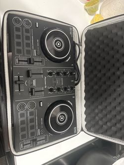 Pioneer DJ DDJ-200 DJ Controller with Case