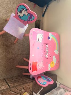Peppa pig two chairs and table