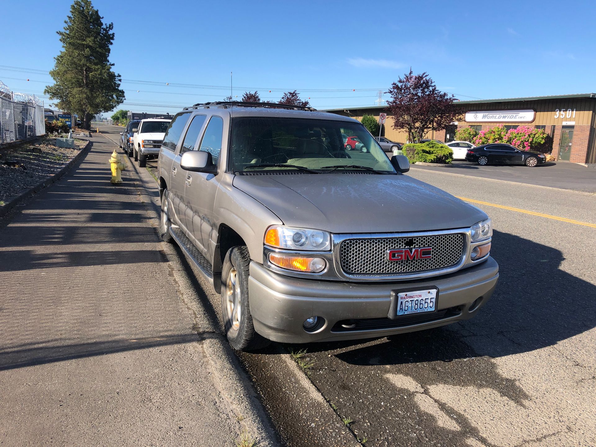 Parting out 2001 gmc Denali ex