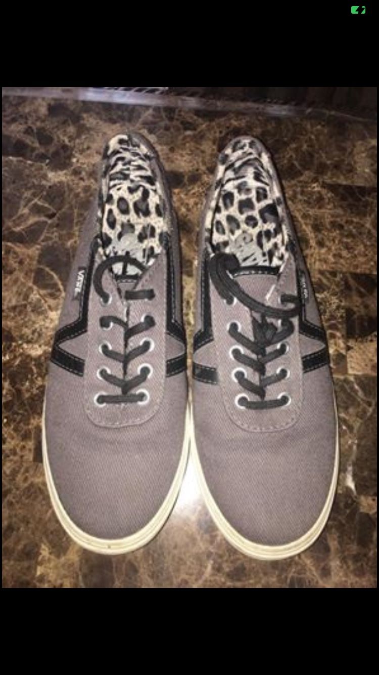 Vans shoes size 6