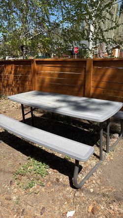 Picnic table