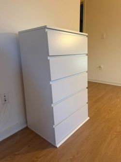 5 Drawer White Dresser