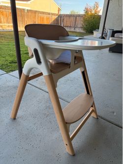 Momcozy highchair