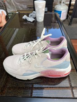 Women's Nike Shoes 9.5
