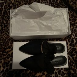 women’s vince flats (size 5.5)