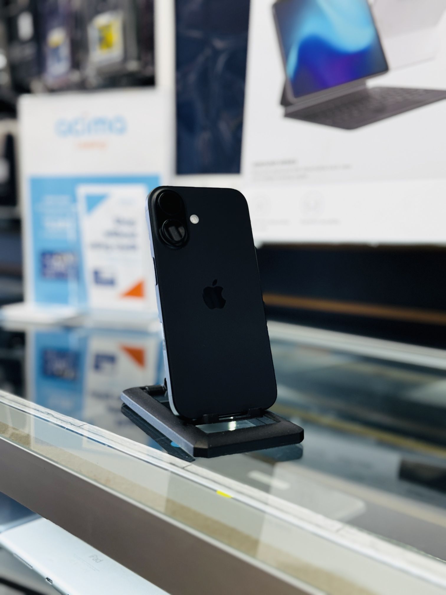 iPhone 16 (Factory Unlocked)