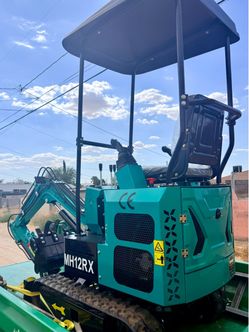 MH12RX Mini Excavator with Bucket Hydraulic arm Rubber tracks