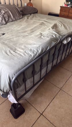 King Size Iron headboards/footboard complete.