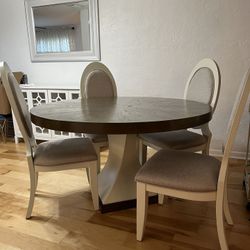 Round Dining Room Table W/ Chairs