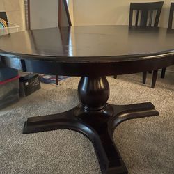 Dining Table w/ Built In Leaf & 6 Chairs