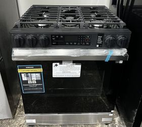 Samsung Bespoke 30in Slide In Gas Stove 