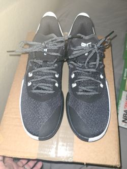 NEW Nike Mamba Fury - Size 6/7.5 Women's