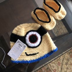 Very Beautiful Handmade Crochet Hat And Shoes For Sell