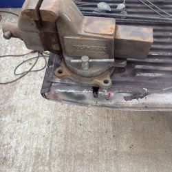 Columbia Vise 
