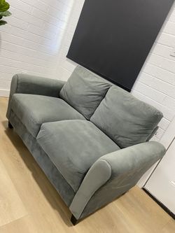 Lovseat Couch