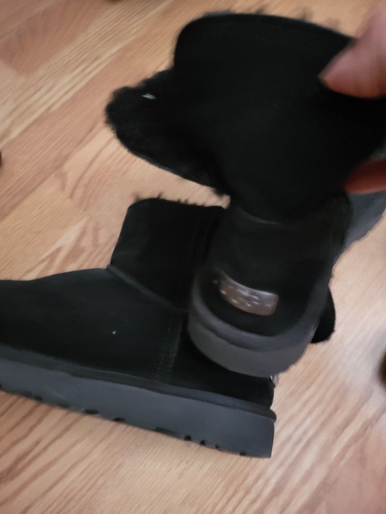 Uggs Size 10 Black