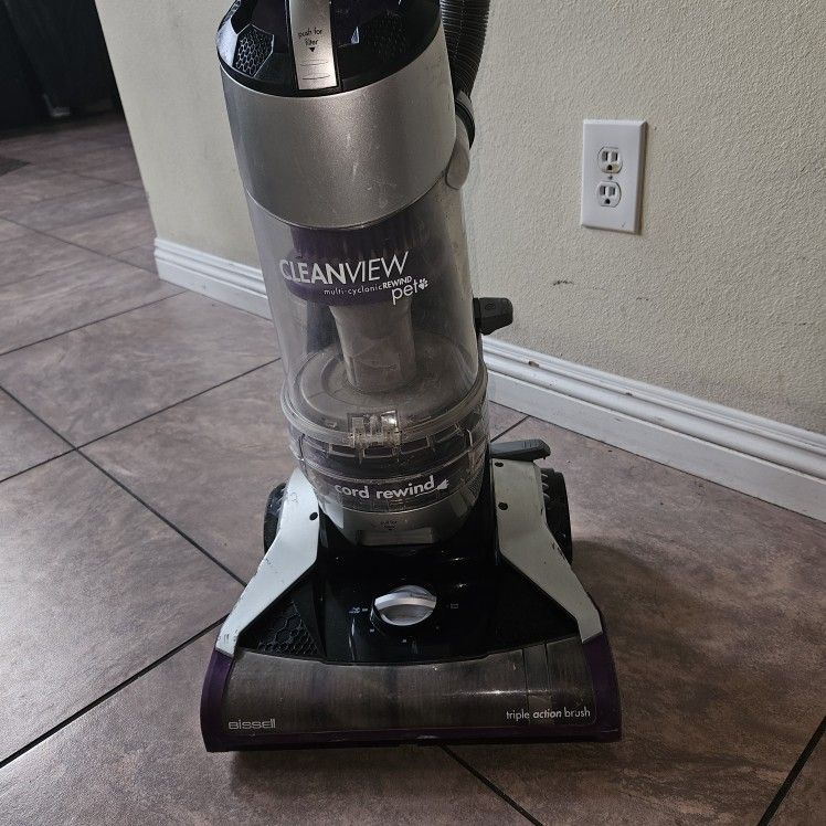Bissell 1819 Cleanview Rewind Deluxe Upright Bagless Vacuum