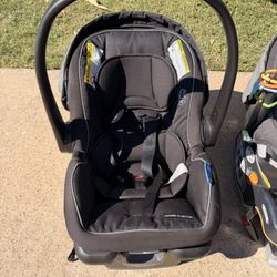 Car Seat & Stroller +base! 