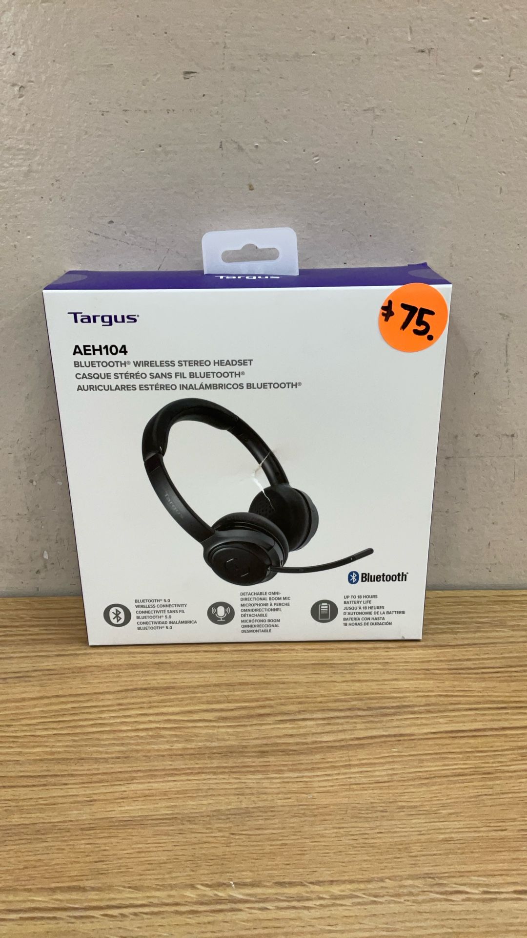 TARGUS AEH104 BLUETOOTH WIRELESS STEREO HEADSET.